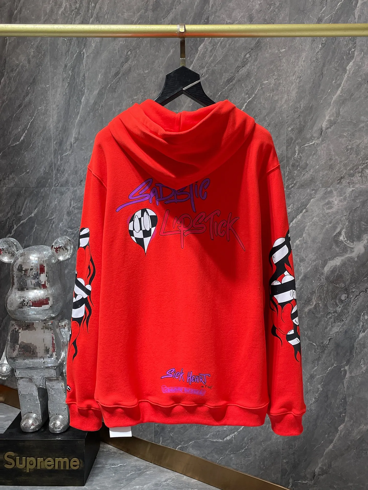 P246 Chrome Hearts Autumn and Winter 2025 simultaneous sale at counters ❤️ Chrome Hearts Mattyboy graffiti flame love limited edition sweatshirt Imported environmentally friendly glue printing and dyeing Improved customized version of 1:1 high-gram weight high-quality fabric Recommended color: Customized red Code numbers: S, M, L, XL.